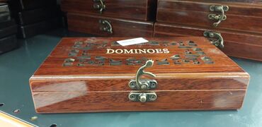Masaüstü oyunlar: Taxta qutuda domino dəsti - Şık, cilalanmış taxta qutu: üst hissədə — 7