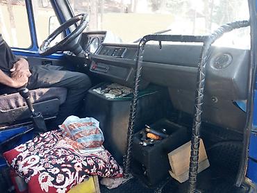 mercedes benz 208 d: Işlək vəziyyətdədir. gündəlik sürülən maşindi. hal hazirda sürülür — 6