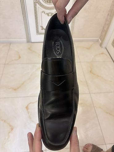 245 40 r18: Tod’s italya brendi ayaqqabı 680 azn alınıb 3 dəfə toya geyinilib 270 — 2