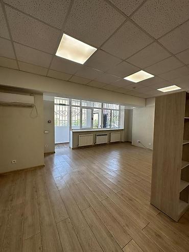 Продажа офисов: Продажа офисов 101 м², С ремонтом, С мебелью, Многоэтажное здание, 1 этаж — 10