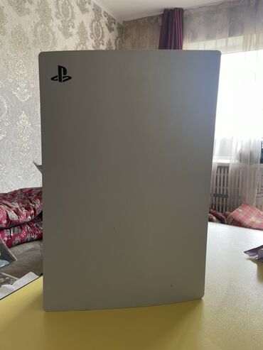 руль для пс3: Игровая консоль PlayStation 5 в белом корпусе. Устройство