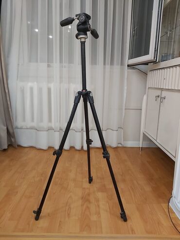 штатив для айфона: Продаю штатив Manfrotto 190XDB, производство Италия, в отличном
