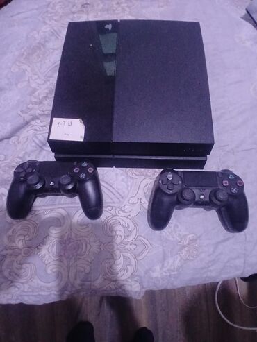 PS3 (Sony PlayStation 3): PlayStation 4 (PS4) oyun konsolu – 1 TB yaddaşlı model. Komplektə: -