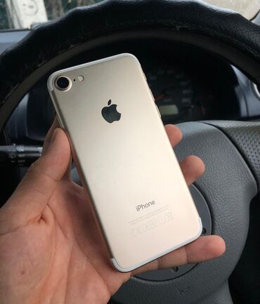 Apple iPhone: IPhone 7, Б/у, 128 ГБ, Золотой, Чехол, 99 %