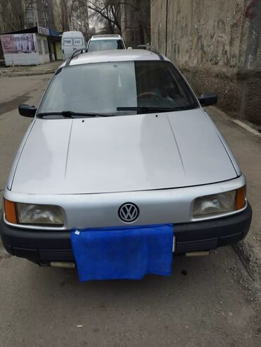 volkswagen delivery: Volkswagen Passat: 1992 г., 2 л, Механика, Бензин, Универсал