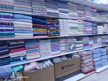 полотенца банные: Махровые полотенцы, одеяло пастельное белье, подушки покрывало