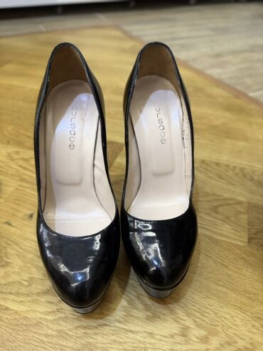 туфли новая не разу не одевала: 36 razmer Qadınlar üçün klassik yüksək dabanlı ayaqqabı - Rəng
