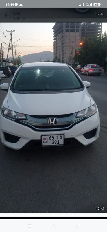 Honda: Honda Fit: 2015 г., 1.5 л, Робот, Гибрид, Седан