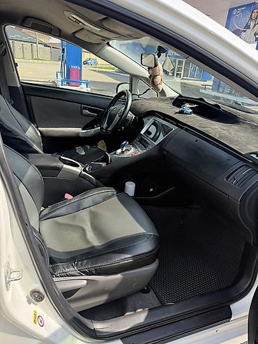 Toyota: Toyota Prius: 2012 г., 1.8 л, Вариатор, Гибрид, Хэтчбэк — 9