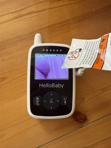 ses yazan kamera: HelloBaby brendi tərəfindən istehsal olunan bu ağ rəngli uşaq monitoru