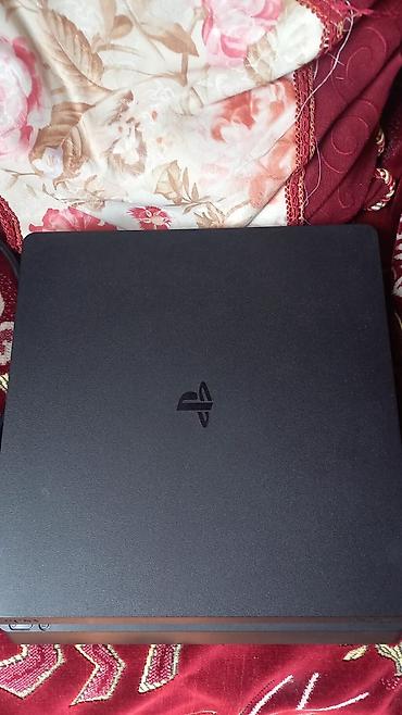 ps4 slim disk: PlayStation 4 Slim komplekt - Konsol: Sony PlayStation 4 Slim (qara — 2