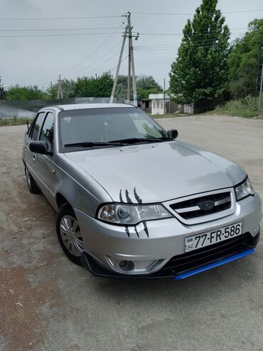 opel zafira b: Daewoo Nexia: 1.5 l | 2011 il Sedan