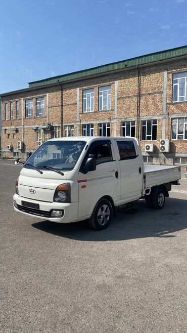 продается спринтер бортовой: Hyundai Porter: 2019 г., 2.5 л, Автомат, Дизель, Пикап