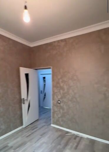 Həyət evləri və villaların satışı: Binəqədi qəs. 3 otaqlı, 110 kv. m, Yeni təmirli — 25