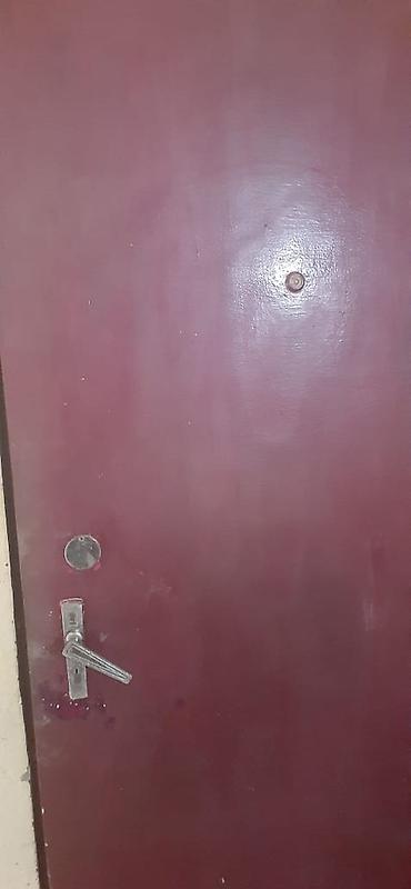 Dəmir giriş qapısı ünvan baki 6ci mikrayon - Material: metal (dəmir)