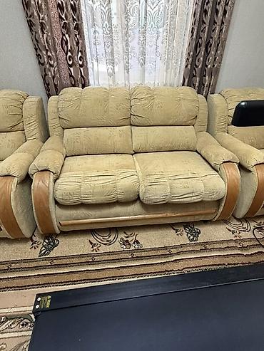 Прямые диваны: Прямой диван, Б/у — 9