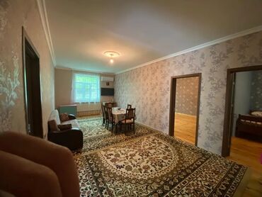 Həyət evləri və villaların satışı: Satılır: həyət evi - Plan: 1 mərtəbə, ayrı həyət. Geniş yaşıllıq, daş — 6