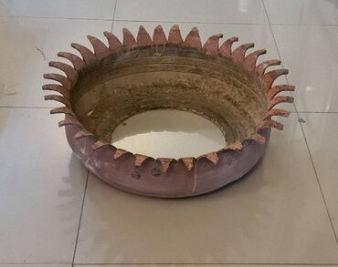 продаю горшок: Вазон - цветочный уличный горшок из шины, диаметр 66 см, 20 см