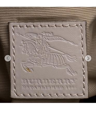 tote canta: Burberry Beige Supernova Check Vinyl and Leather Studded Tote - — 3