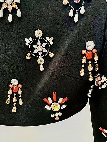 topdan geyim: Yenidir .Üzerindəki ölçü 2XL.amma Xl gedir.Malelinkadir — 5