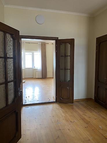 Долгосрочная аренда домов: 300 м², 9 комнат — 2