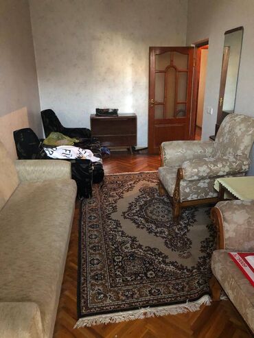 Uzunmüddətli kirayə mənzillər: Nərimanov metrosuna yaxın 178 nömrəli məktəbə yaxın 5 mertebeli — 6