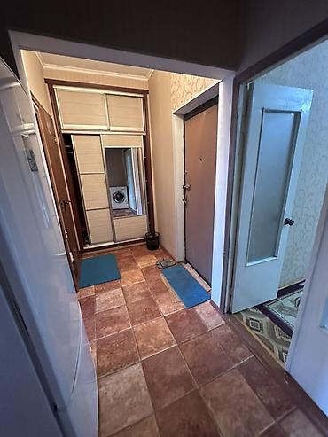 кв манас: 2 комнаты, 46 м², Аэропорт Манас 105 серия, 4 этаж — 3