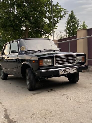 ваза стеклянная прозрачная высокая без узора: VAZ (LADA) 2107: 1.6 l | 2010 il 68000 km