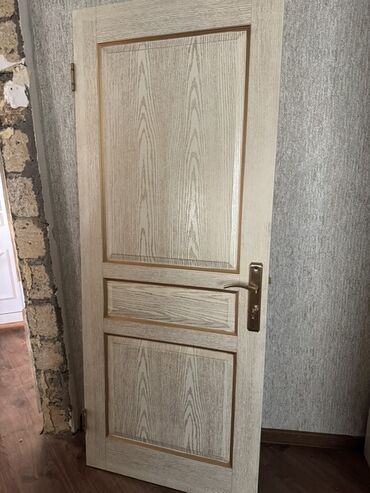 asma tavan hamam: Daxili otaq qapısı 5 ədəd + 2 ədəd - Material: ağac teksturalı