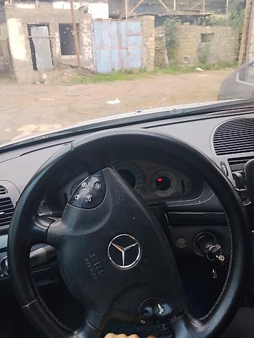 mersedes 208d: Mercedes-Benz E 220: 2.2 l | 2003 il Sedan — 7