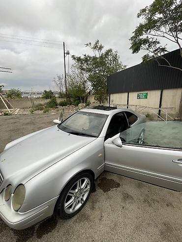 mersedes peci: Mercedes-Benz CLK 200: 2 l | 1998 il Sedan — 3