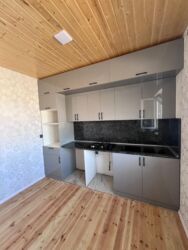 стеклянный обеденный стол: Sifarişlə mətbəx dəsti, Özü çəkən petlələr, Mat laminat, Kredit yoxdur, Pulsuz çatdırılma