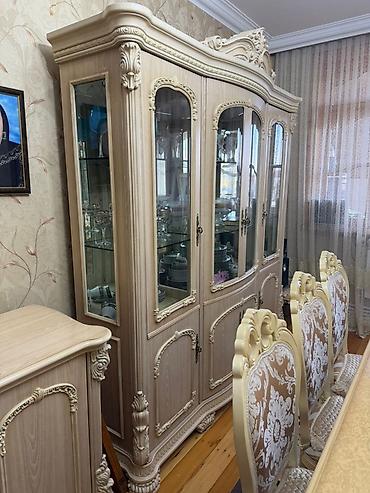 tek carpayllar: Klassik üslubda vitrin dəsti - Material: ağac teksturalı MDF/şpon — 1