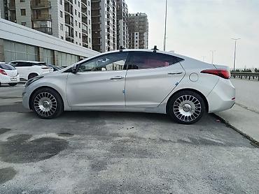 1 64: Hyundai Elantra: 1.6 l | 2015 il Sedan — 7