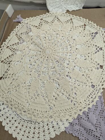 Другой текстиль: Большая вязаная салфетка 62 см. Мягкие нитки. приятная на ощупь. Цены — 7