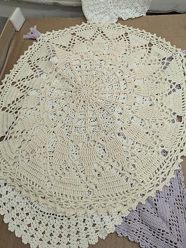 Другие предметы коллекционирования: Салфетки вязаные разные. 1ая из шерстяных ниток средняя. средние и — 8