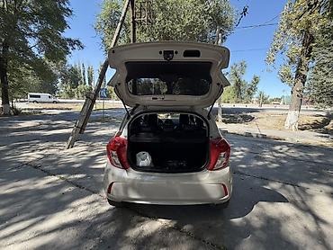 spark 2018: Chevrolet Spark: 2018 г., 1 л, Автомат, Бензин, Хэтчбэк — 6