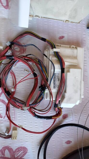 Motori za veš mašine: Whirlpool Motor Veš Mašine FWL61252W EU
Potpuno Ispravan Motor — 9