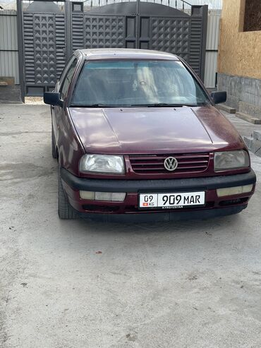 Volkswagen: Volkswagen Vento: 1993 г., 1.8 л, Механика, Бензин, Седан