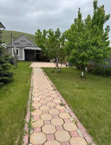 продаю дом район кирпичный: 🏡 Продается кирпичный дом,Чон-Арык 7.2 сотых отлично под бизнес или