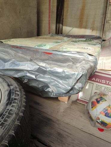 бу стол для кухни: Ашкана үчүн үстөл, Колдонулган, Тик бурчтуу, Бүктөлбөгөн