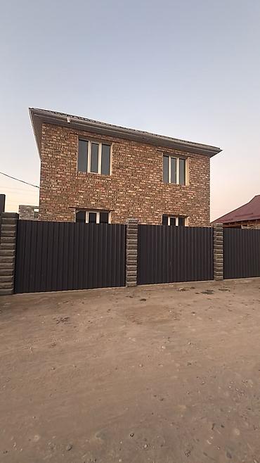 продаю дом с ак жол: 5 комнат, 240 м², 4 соток, Селекционное, Собственник — 1