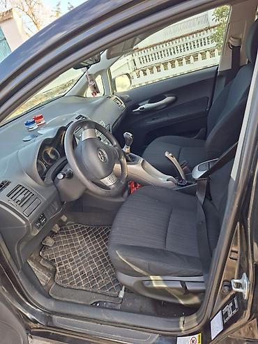 09 maşın: Toyota Auris: 1.4 l | 2007 il Hetçbek — 9