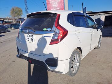 Honda: Honda Fit: 2016 г., 1.5 л, Робот, Гибрид, Хэтчбэк