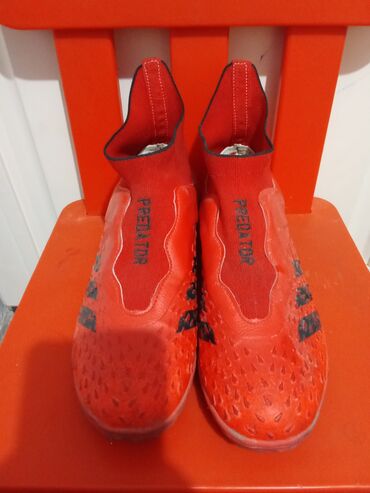футбольный бутс: Футзальные бутсы Adidas Predator (без шнурков) - Серия: Predator -
