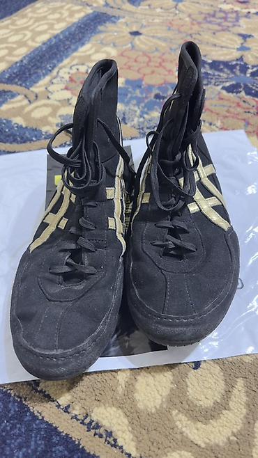 кышкы бут кийим: Эркектердин кроссовкасы, 41.5, Asics, Колдонулган, түсү - Кара — 3