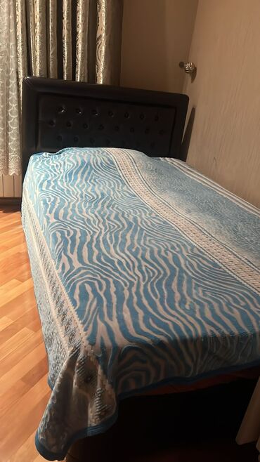 Çarpayılar: Tahirə xanım . Taxt 220 man satılır çox baha alınıb matrasla birlikdə