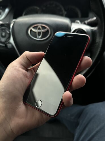 iphone 7: IPhone 8, Б/у, 64 ГБ, Красный, 80 %