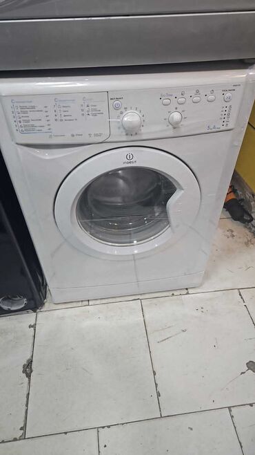 Paltaryuyan maşınlar: Paltaryuyan maşın Indesit, 5 kq, İşlənmiş, Avtomat, Qurutmasız, Kredit yoxdur