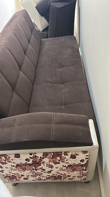 Künc divan normal veziyyetde açıla bilən 1.80nin 1.60 a ölçüsü ünvan